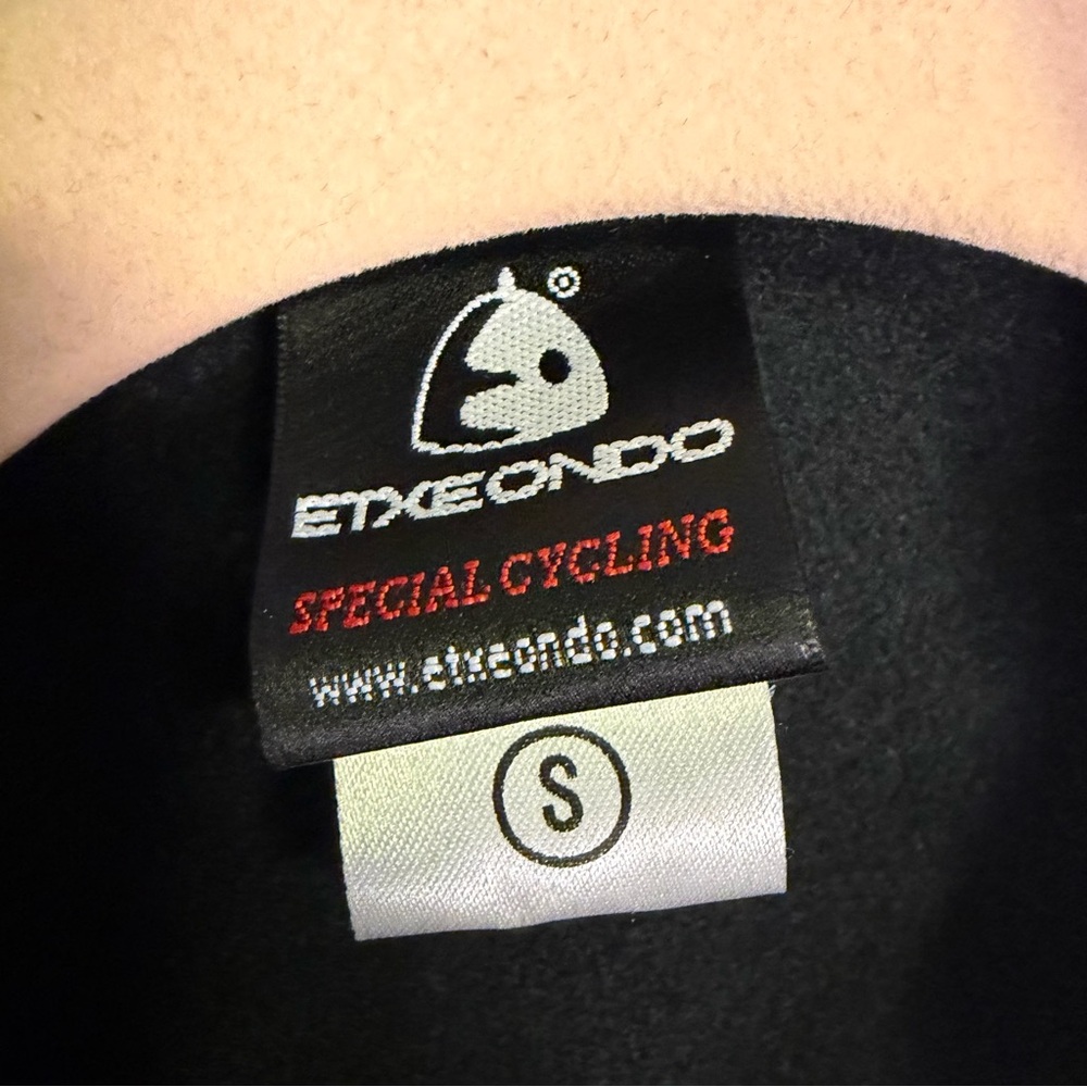 Etxeondo black & pink cycling jacket Size S. Fleece lined.‎ - Picture 8 of 9